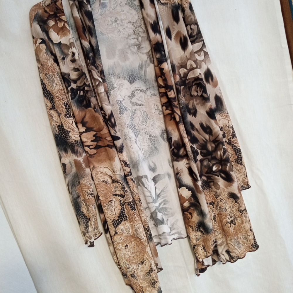 Dressbarn Waterfall Shrug Floral Sm Neutral Lightweight Classy Layer Grannycore